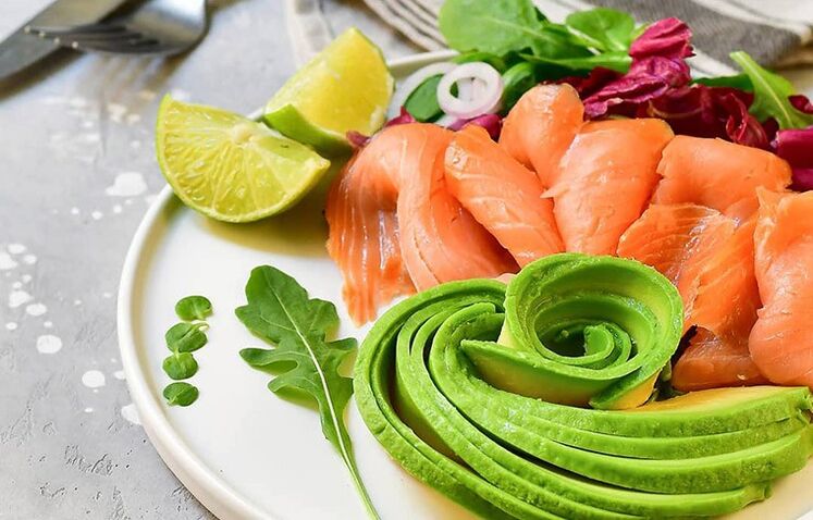 риба з овочами для кетогенной дієти
